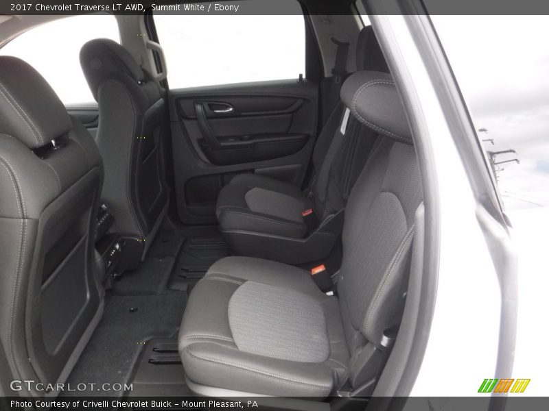 Summit White / Ebony 2017 Chevrolet Traverse LT AWD
