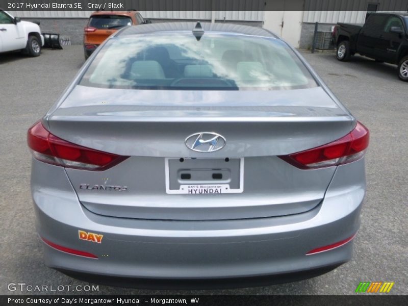 Gray / Black 2017 Hyundai Elantra SE