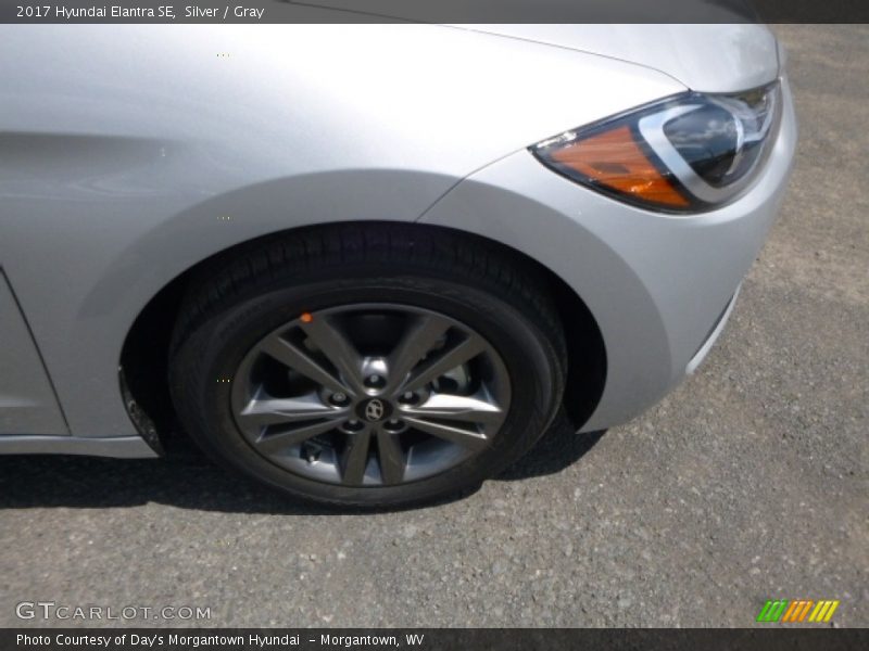Silver / Gray 2017 Hyundai Elantra SE
