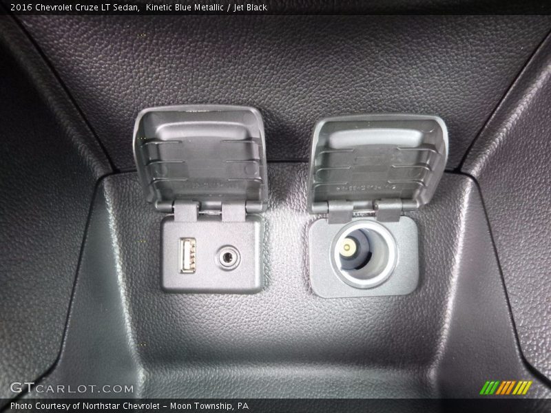Kinetic Blue Metallic / Jet Black 2016 Chevrolet Cruze LT Sedan