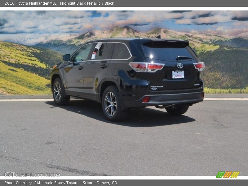 Midnight Black Metallic / Black 2016 Toyota Highlander XLE