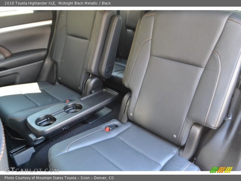 Midnight Black Metallic / Black 2016 Toyota Highlander XLE
