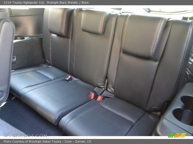 Midnight Black Metallic / Black 2016 Toyota Highlander XLE