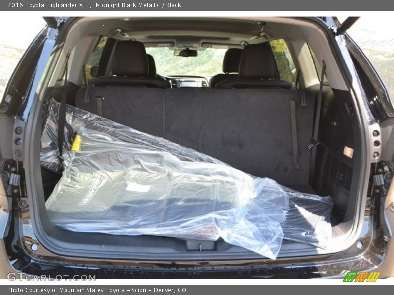 Midnight Black Metallic / Black 2016 Toyota Highlander XLE