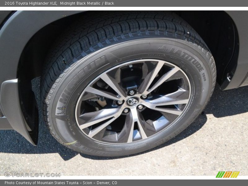 Midnight Black Metallic / Black 2016 Toyota Highlander XLE