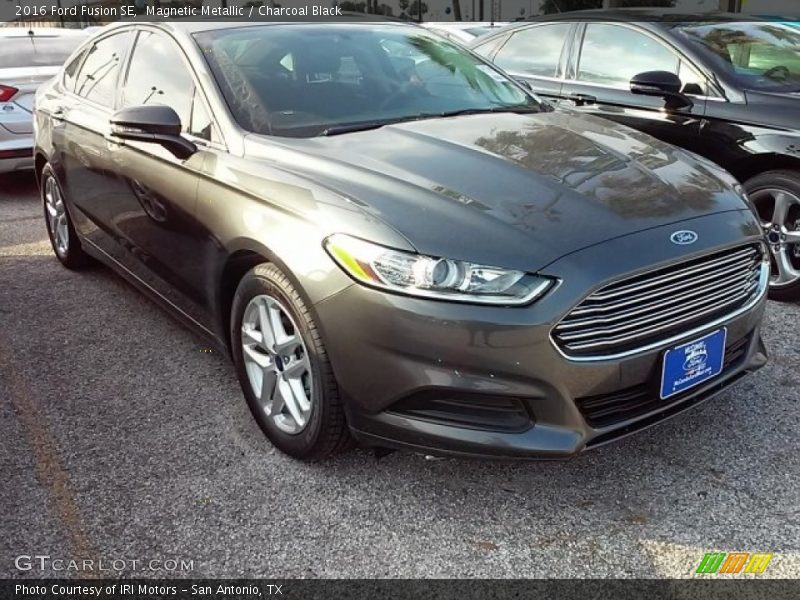 Magnetic Metallic / Charcoal Black 2016 Ford Fusion SE