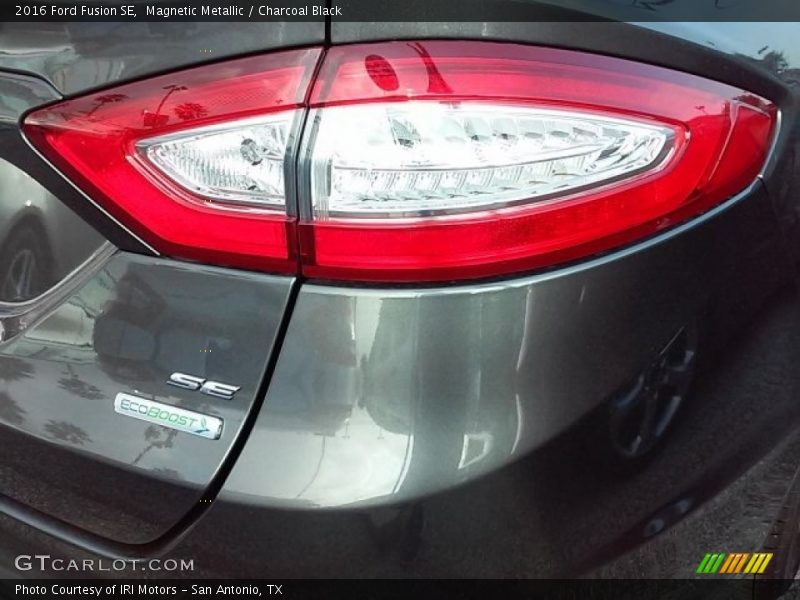 Magnetic Metallic / Charcoal Black 2016 Ford Fusion SE