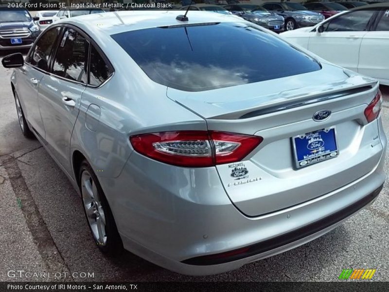 Ingot Silver Metallic / Charcoal Black 2016 Ford Fusion SE
