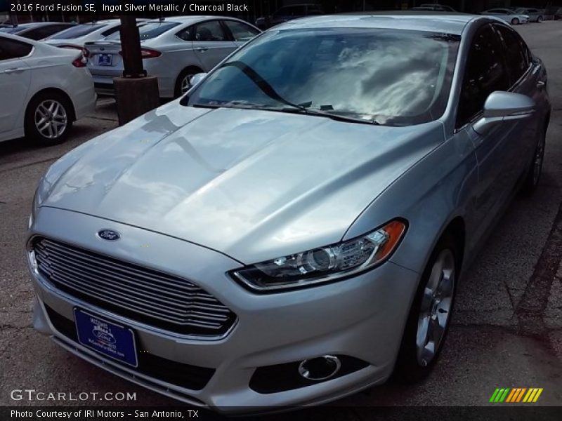 Ingot Silver Metallic / Charcoal Black 2016 Ford Fusion SE