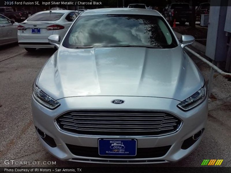 Ingot Silver Metallic / Charcoal Black 2016 Ford Fusion SE