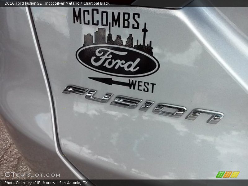 Ingot Silver Metallic / Charcoal Black 2016 Ford Fusion SE