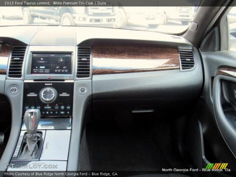 White Platinum Tri-Coat / Dune 2013 Ford Taurus Limited