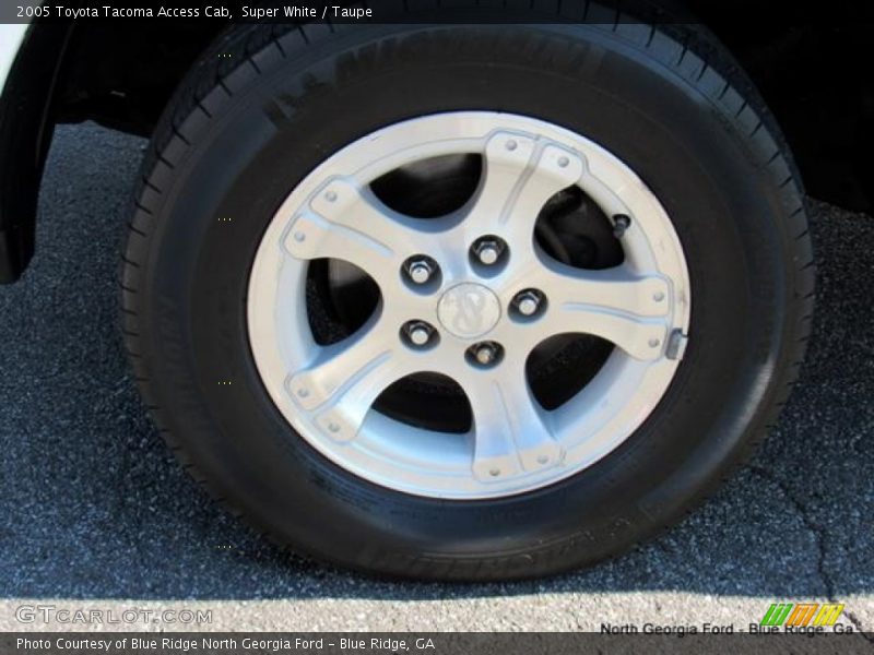 Super White / Taupe 2005 Toyota Tacoma Access Cab