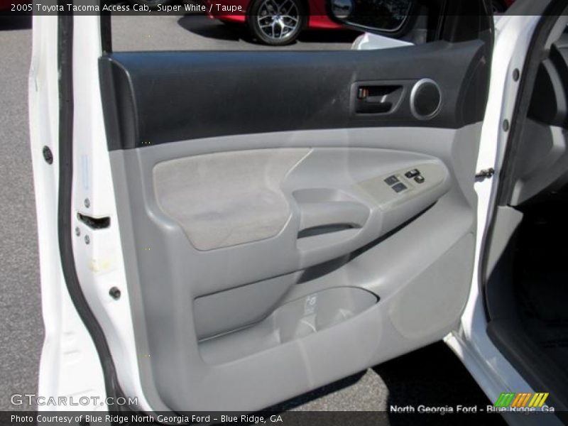Super White / Taupe 2005 Toyota Tacoma Access Cab