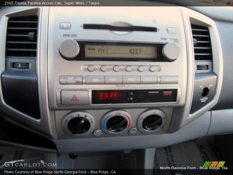 Super White / Taupe 2005 Toyota Tacoma Access Cab