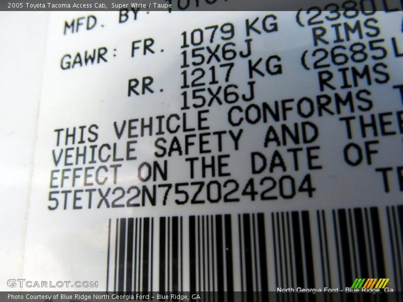 Super White / Taupe 2005 Toyota Tacoma Access Cab
