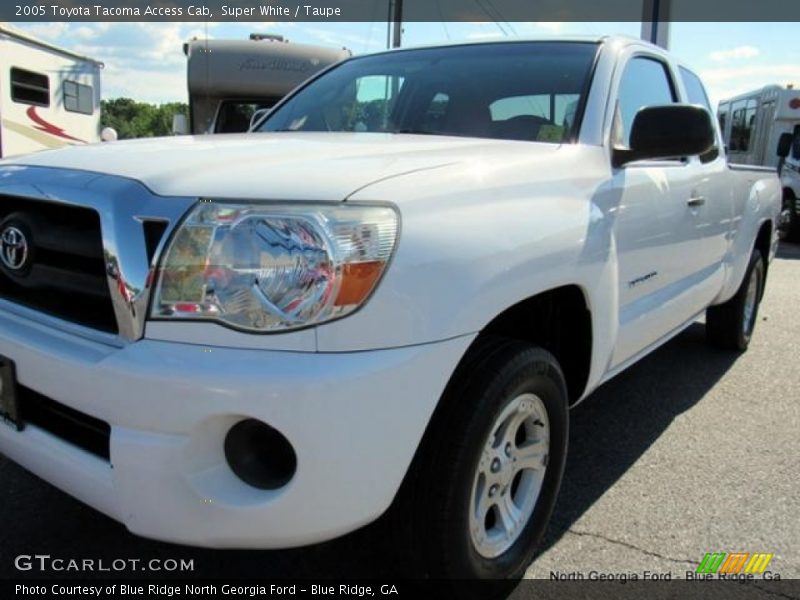 Super White / Taupe 2005 Toyota Tacoma Access Cab
