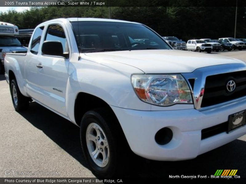 Super White / Taupe 2005 Toyota Tacoma Access Cab