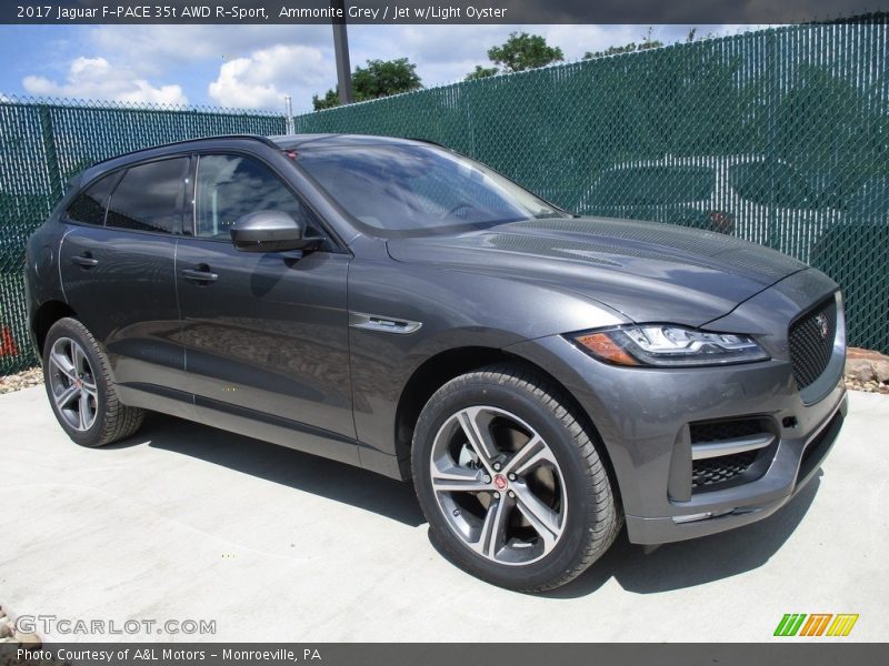 Front 3/4 View of 2017 F-PACE 35t AWD R-Sport