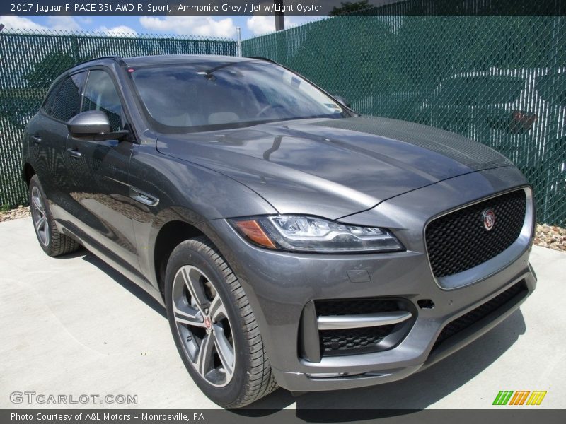 Front 3/4 View of 2017 F-PACE 35t AWD R-Sport