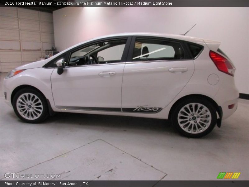 White Platinum Metallic Tri-coat / Medium Light Stone 2016 Ford Fiesta Titanium Hatchback