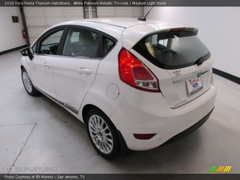 White Platinum Metallic Tri-coat / Medium Light Stone 2016 Ford Fiesta Titanium Hatchback