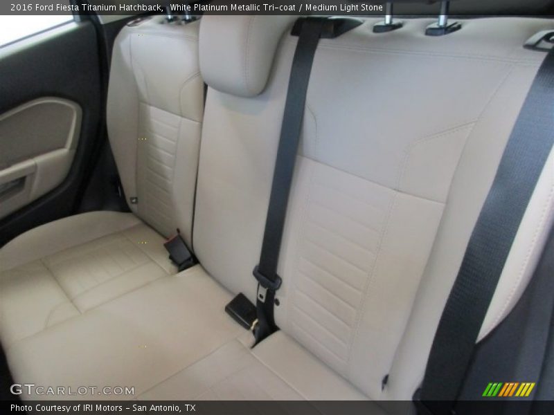 White Platinum Metallic Tri-coat / Medium Light Stone 2016 Ford Fiesta Titanium Hatchback