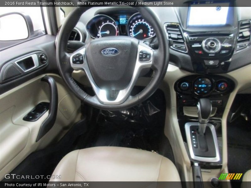 White Platinum Metallic Tri-coat / Medium Light Stone 2016 Ford Fiesta Titanium Hatchback