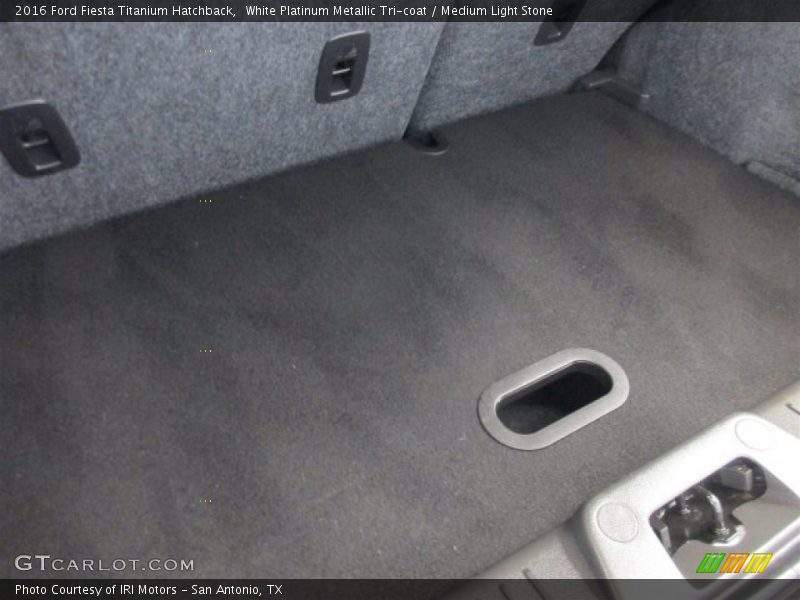 White Platinum Metallic Tri-coat / Medium Light Stone 2016 Ford Fiesta Titanium Hatchback