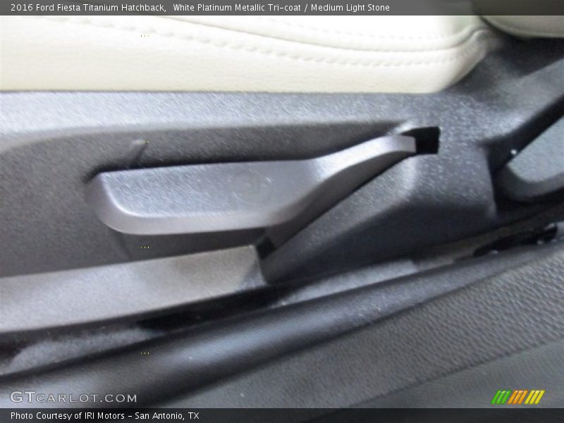 White Platinum Metallic Tri-coat / Medium Light Stone 2016 Ford Fiesta Titanium Hatchback