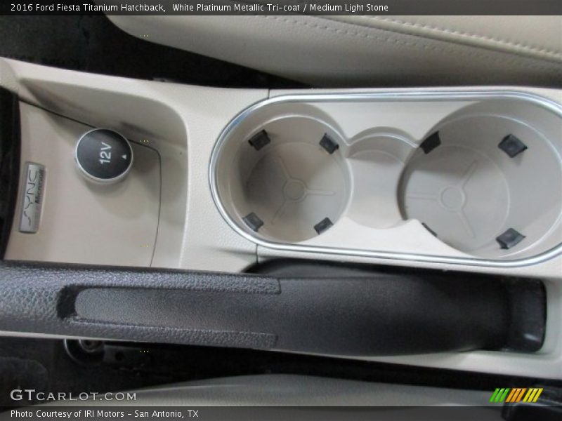 White Platinum Metallic Tri-coat / Medium Light Stone 2016 Ford Fiesta Titanium Hatchback