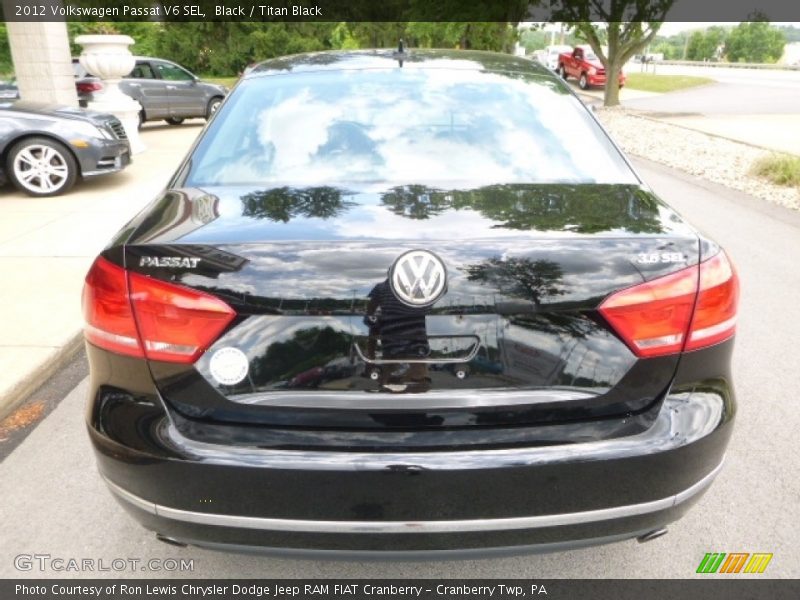 Black / Titan Black 2012 Volkswagen Passat V6 SEL