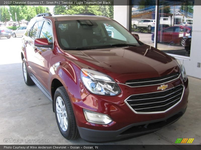 Front 3/4 View of 2017 Equinox LT