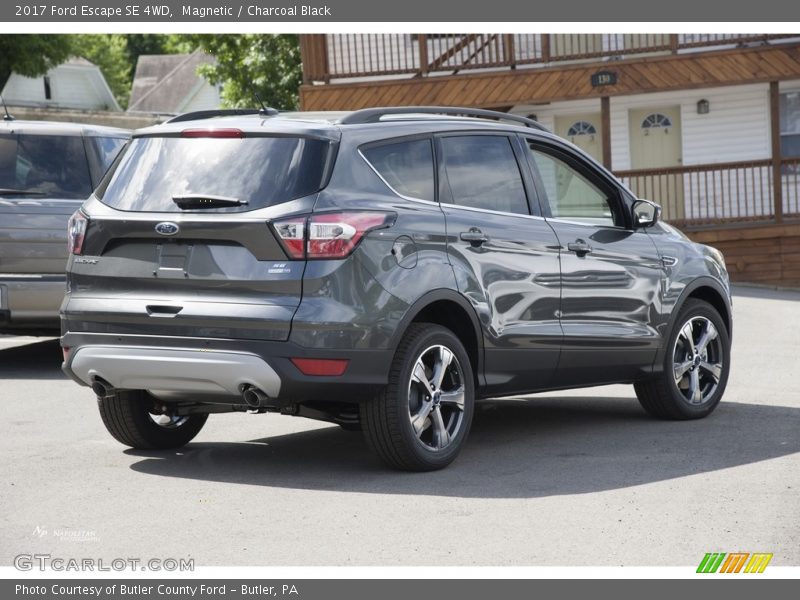 Magnetic / Charcoal Black 2017 Ford Escape SE 4WD