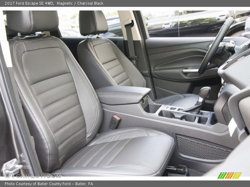 Magnetic / Charcoal Black 2017 Ford Escape SE 4WD