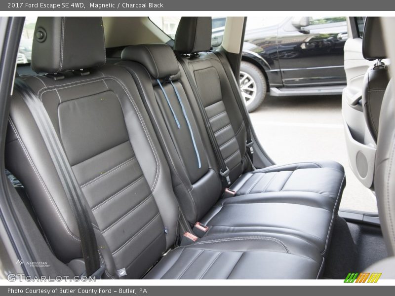 Magnetic / Charcoal Black 2017 Ford Escape SE 4WD