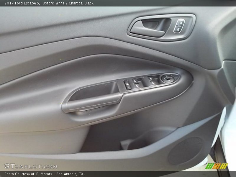 Oxford White / Charcoal Black 2017 Ford Escape S