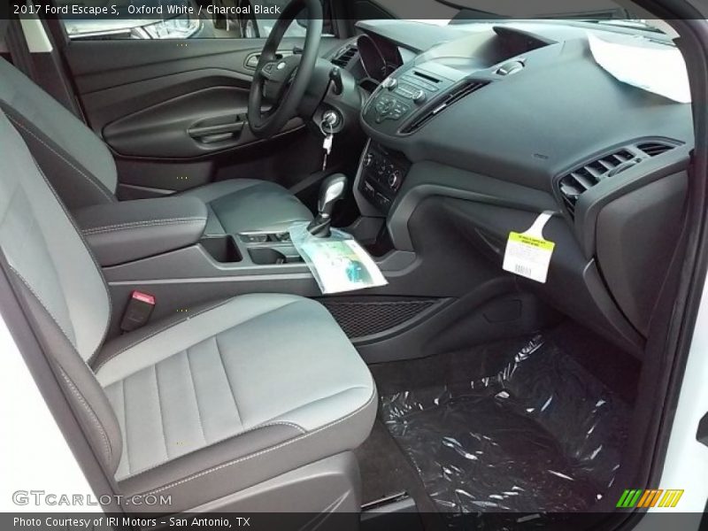 Oxford White / Charcoal Black 2017 Ford Escape S