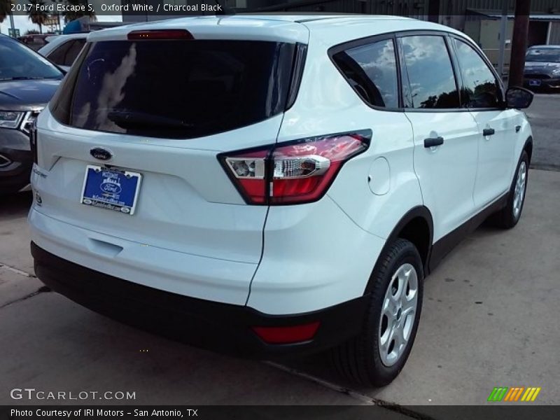 Oxford White / Charcoal Black 2017 Ford Escape S