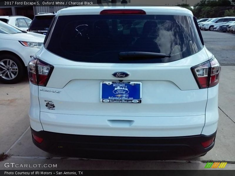 Oxford White / Charcoal Black 2017 Ford Escape S