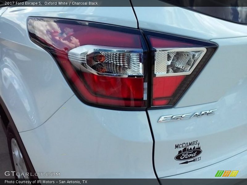 Oxford White / Charcoal Black 2017 Ford Escape S