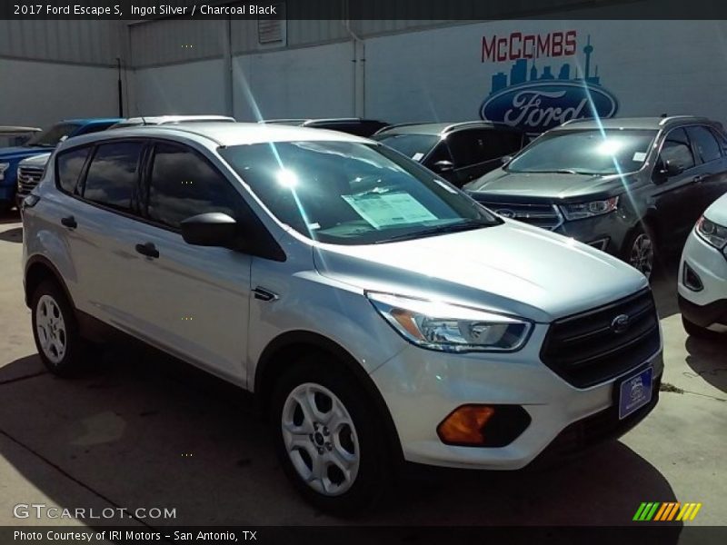 Ingot Silver / Charcoal Black 2017 Ford Escape S