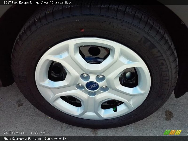 Ingot Silver / Charcoal Black 2017 Ford Escape S