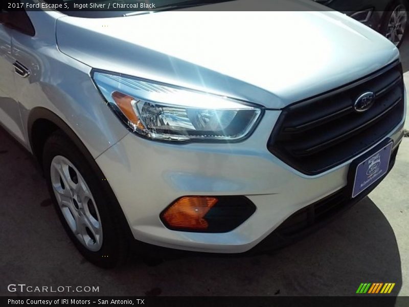 Ingot Silver / Charcoal Black 2017 Ford Escape S