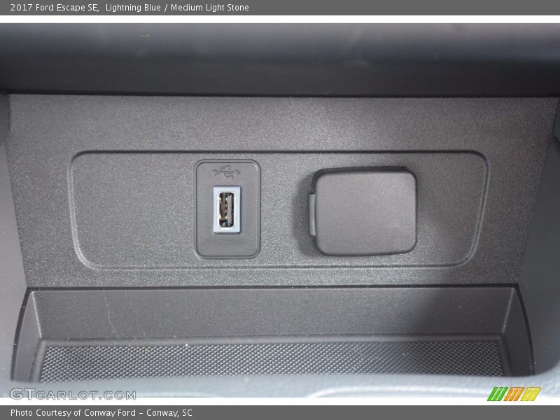 Lightning Blue / Medium Light Stone 2017 Ford Escape SE
