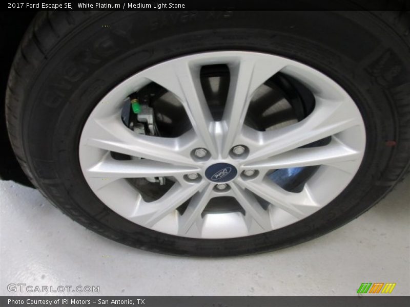 White Platinum / Medium Light Stone 2017 Ford Escape SE