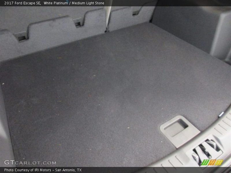 White Platinum / Medium Light Stone 2017 Ford Escape SE