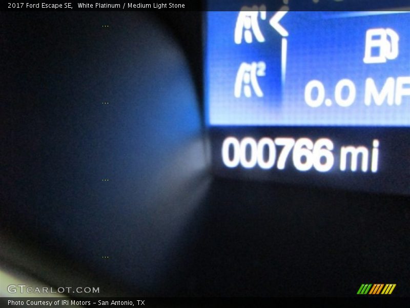 White Platinum / Medium Light Stone 2017 Ford Escape SE