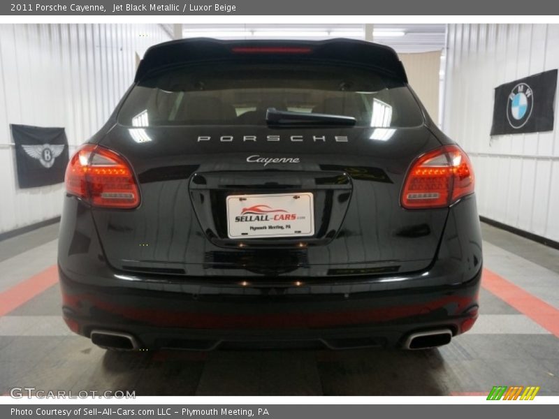Jet Black Metallic / Luxor Beige 2011 Porsche Cayenne