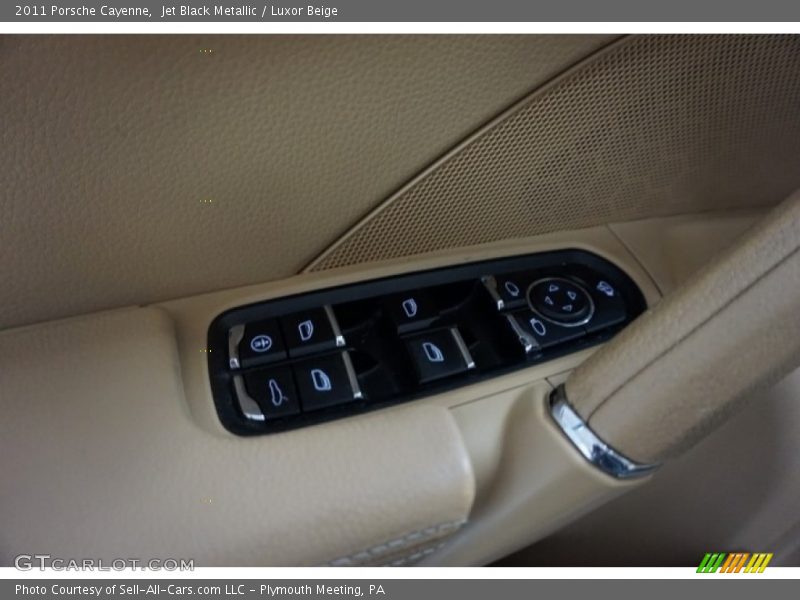 Jet Black Metallic / Luxor Beige 2011 Porsche Cayenne